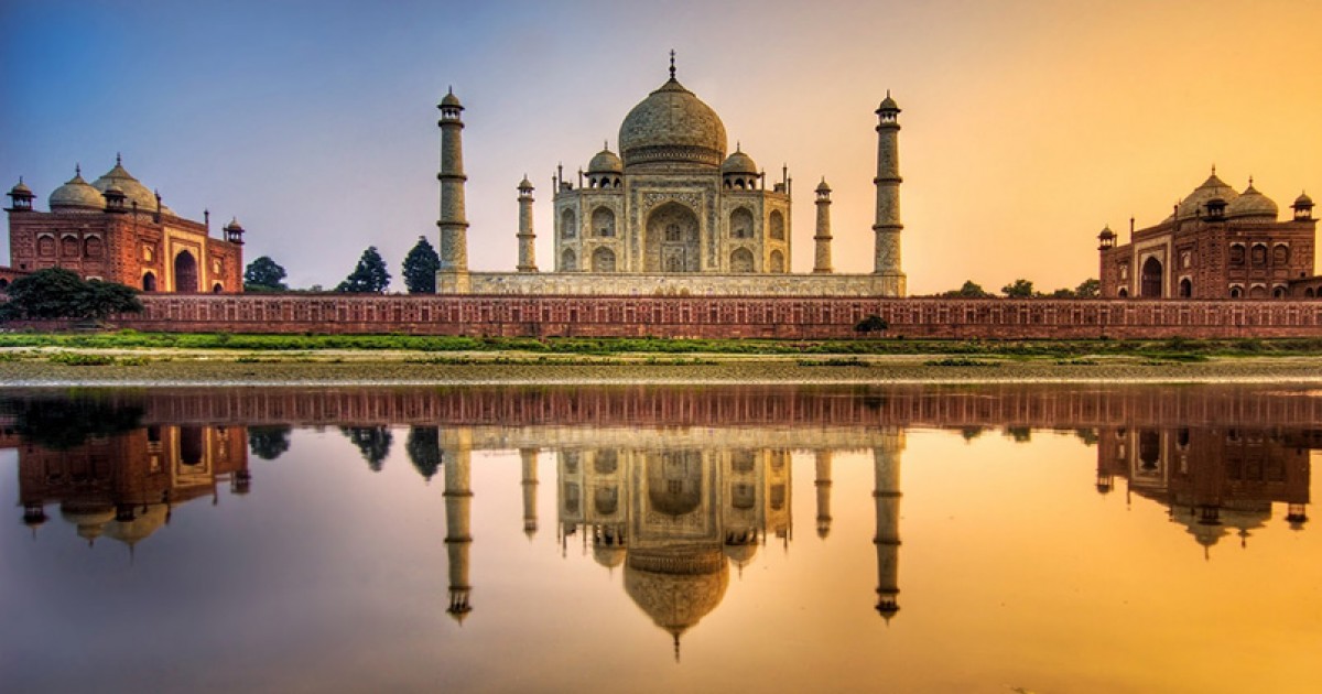 Ấn Độ là một quốc gia lớn ở Nam á, có diện tích rộng 3,3 triệu km2