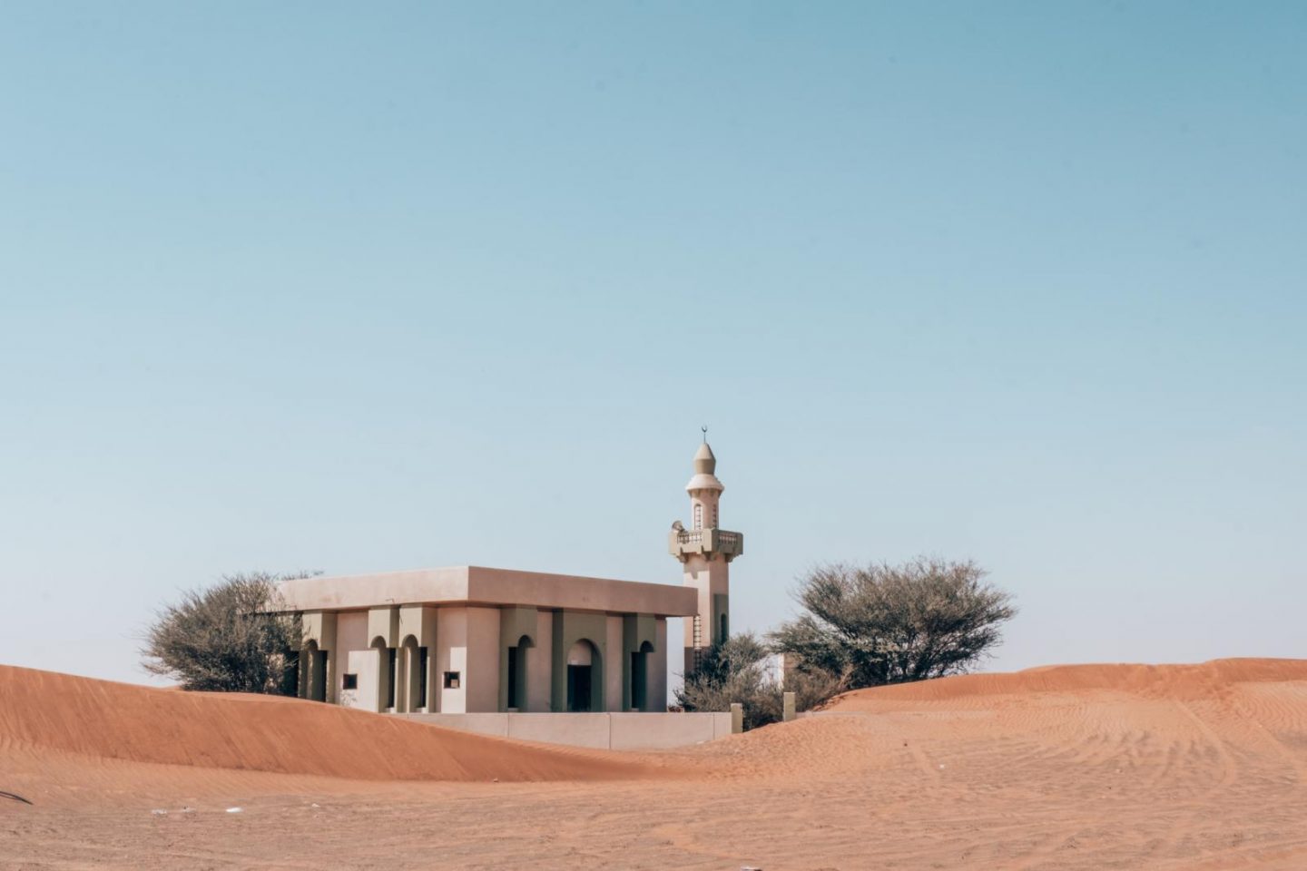Ngôi làng ma ám Al Madam là thách thức của khách du lịch