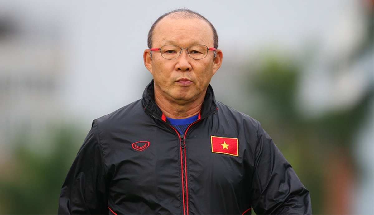 HLV Park Hang Seo không được phép chỉ đạo trong trận gặp UAE