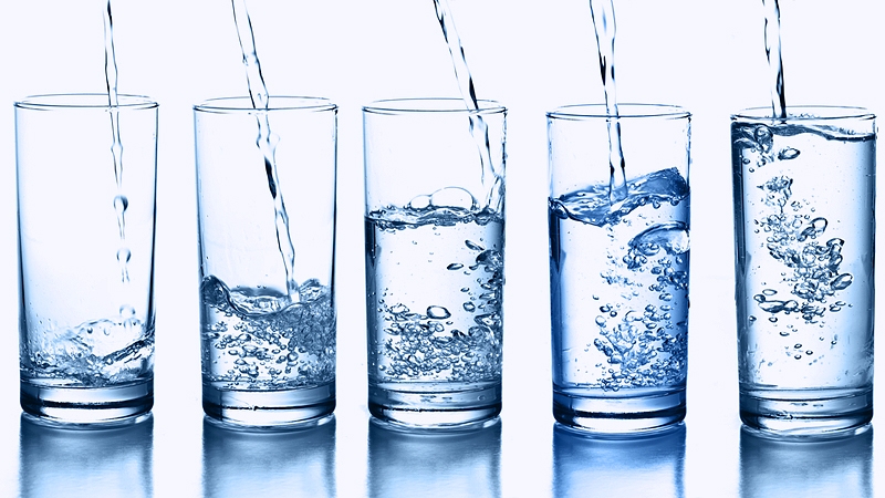 Thói quen sai khi uống nước có thể “hủy hoại” thận của bạn